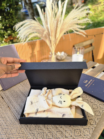 Coffret Premium – Harmonie + comptine avec prénom, doudou & coffret